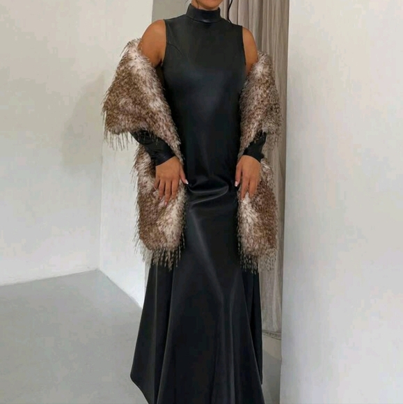 Women's Fashionable Party Faux Turkey Feather  Shawl, Autumn And Winter, Fur Sha - Picture 1 of 4